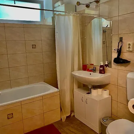 Apartment Grande Familia Apartman Eger